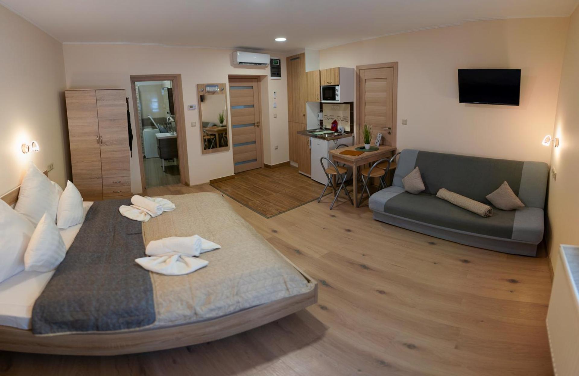 Holiday Apartmanhaz גיולה מראה חיצוני תמונה