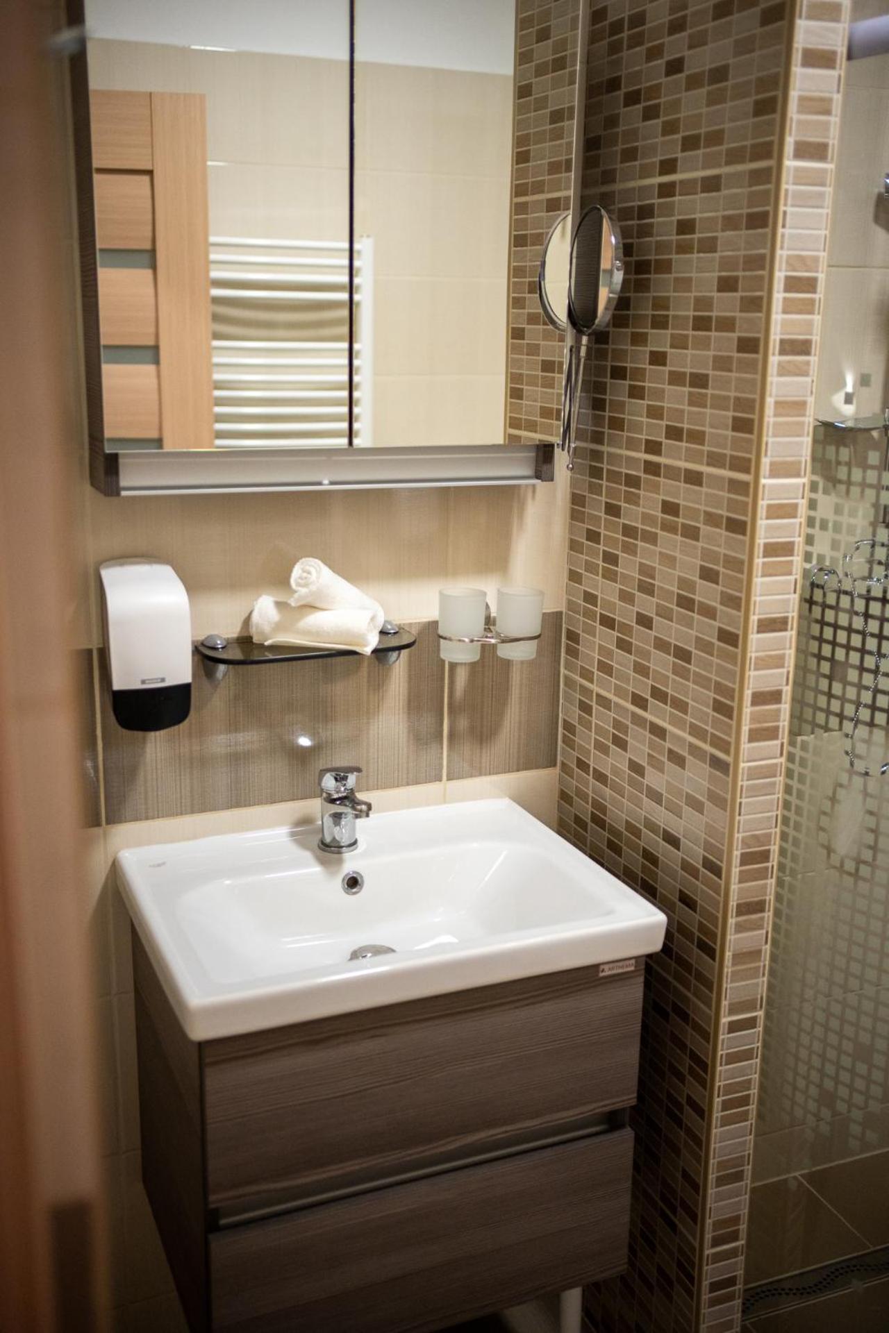 Holiday Apartmanhaz גיולה מראה חיצוני תמונה